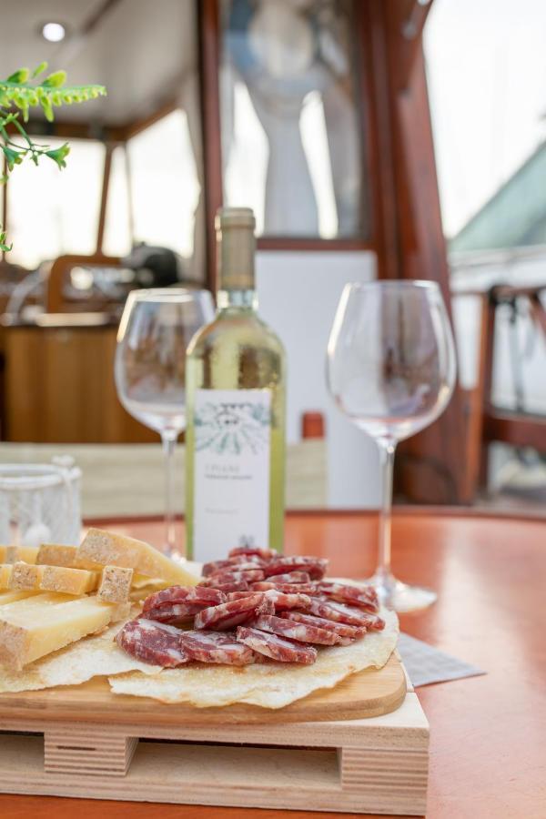 Marta Boat B&B Castelsardo Eksteriør bilde